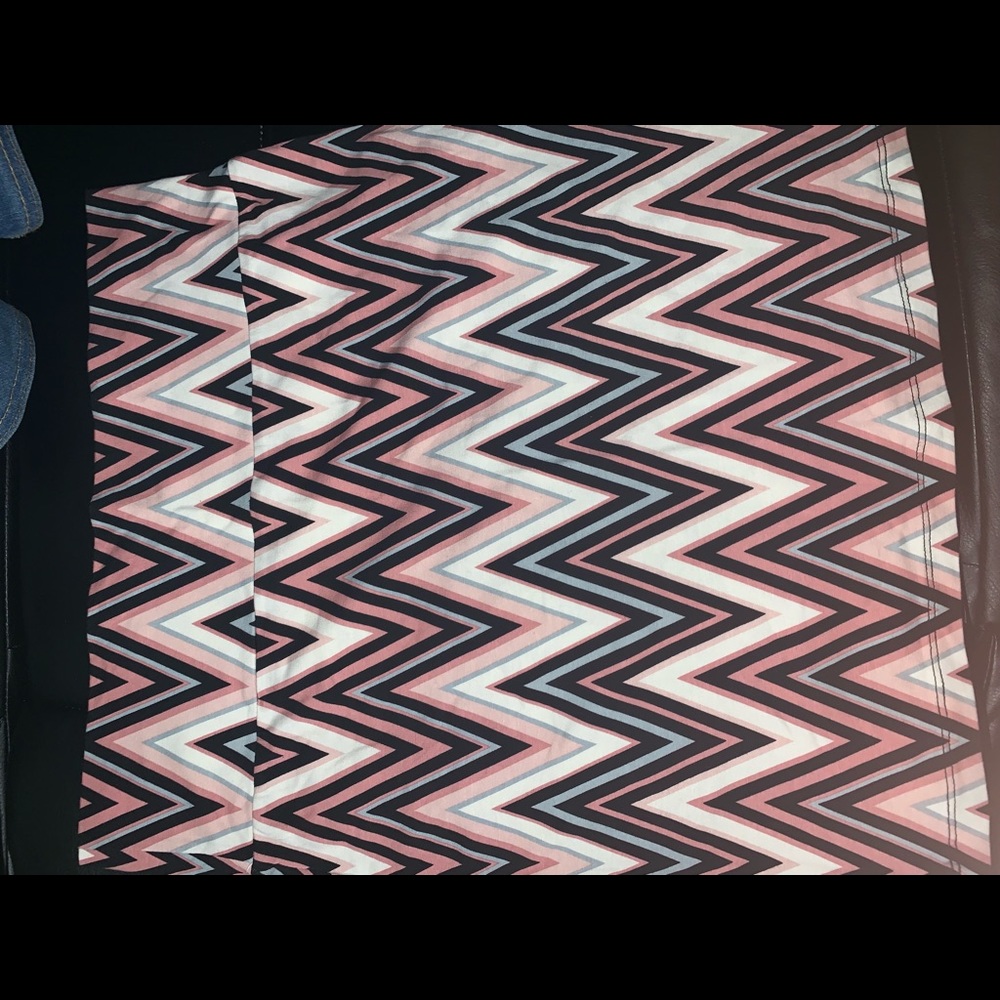Mini Skirt Chevron Pattern - Picture 6 of 6